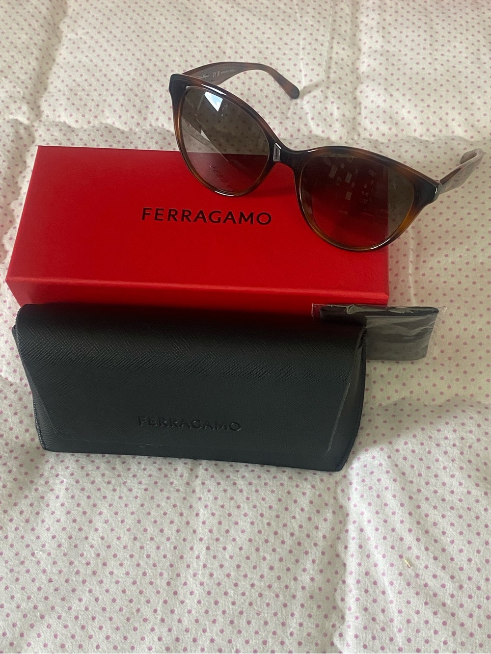 NIB Salvatore Ferragamo Cat Eye Sunglasses Havana Brown Gradient Lenses w/Case